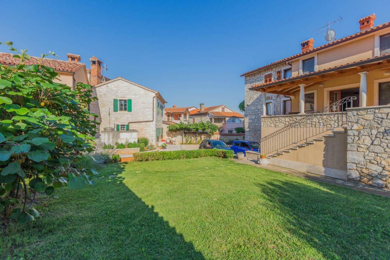 Appartement Dvor Strica Grge à Kaštelir Extérieur photo