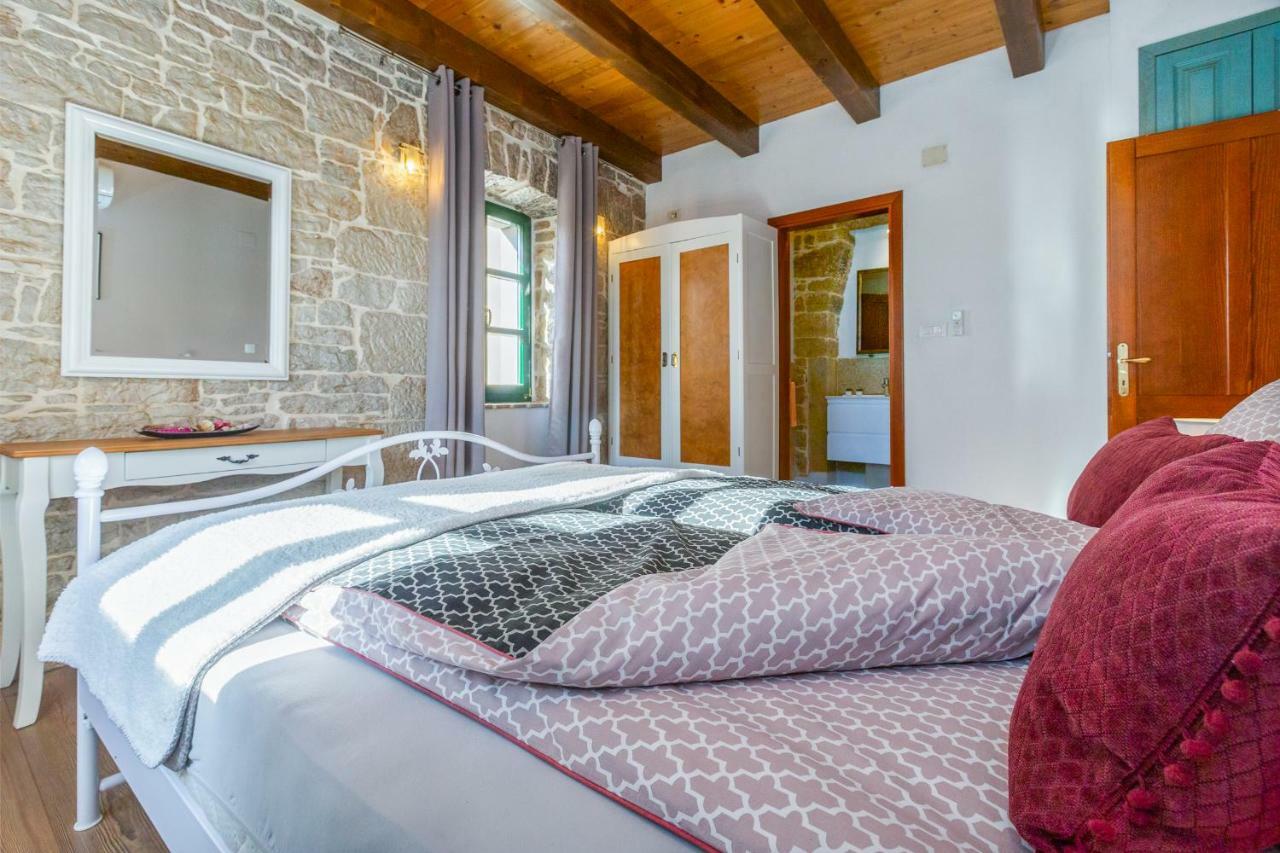 Appartement Dvor Strica Grge à Kaštelir Extérieur photo